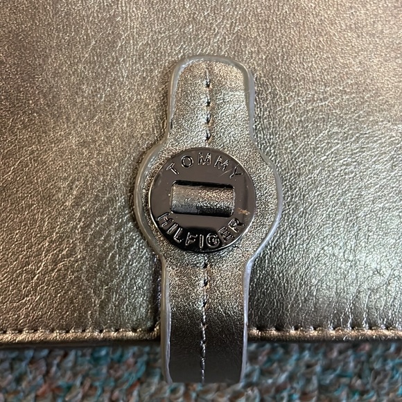 Tommy Hilfiger Wristlet - Picture 3 of 7